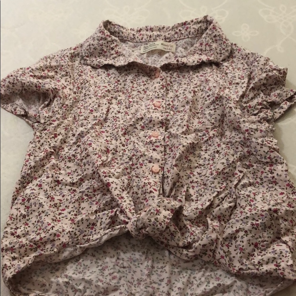 Collar shirt with buttons